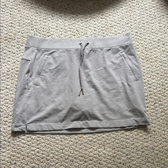 Athleta Modern Metro Skort - Picture 2 of 5